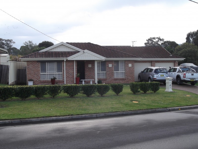 5 Meroo Road, Bomaderry NSW 2541
