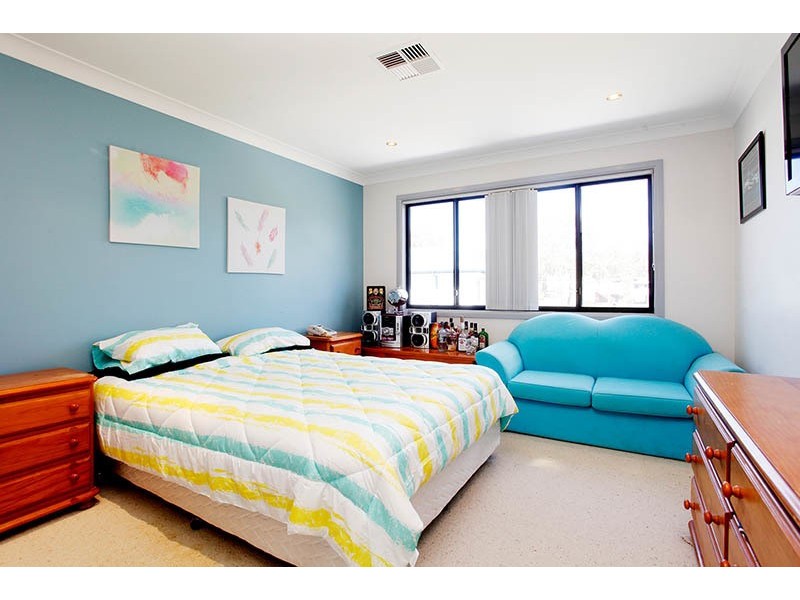 37 Grand Parade, Bonnells Bay NSW 2264