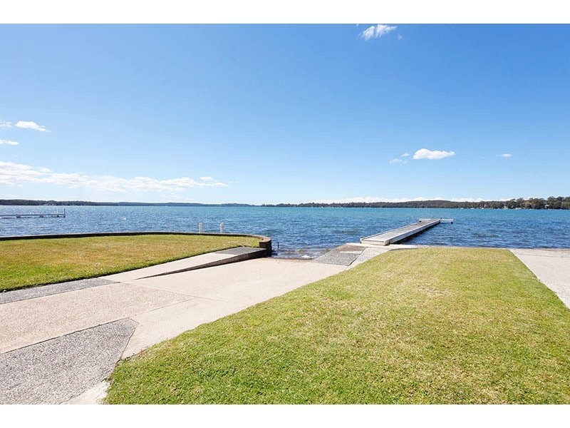 37 Grand Parade, Bonnells Bay NSW 2264