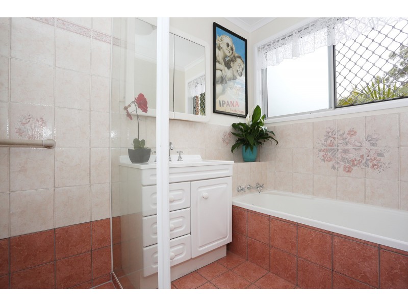 63 Pandeen Rd, Rochedale South QLD 4123
