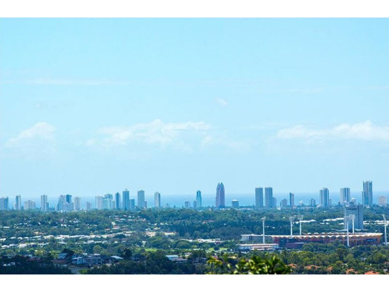 28/2 Ridgeline Way, Highland Park QLD 4211