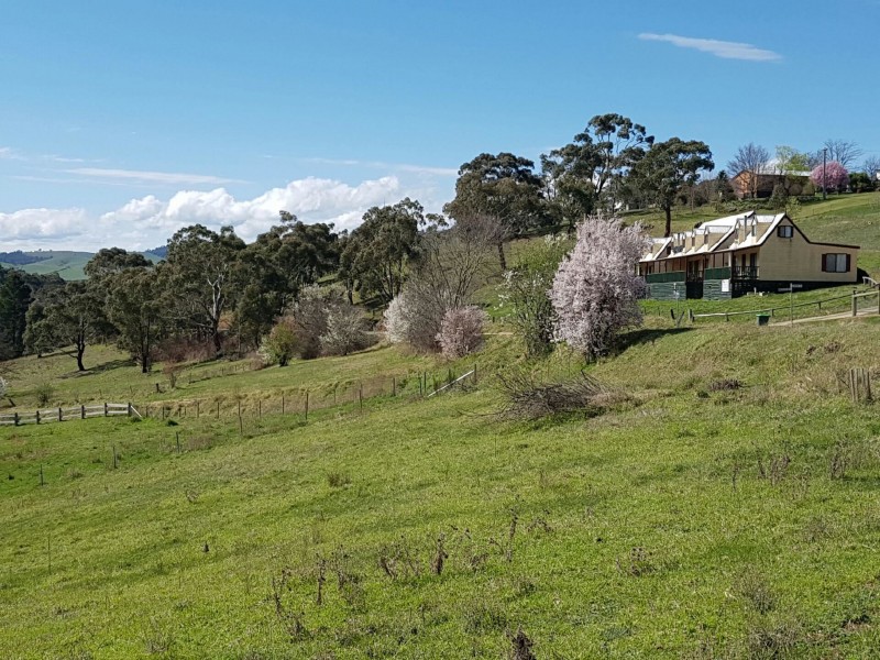 Unit 1-4/18 Crisp Street, Omeo VIC 3898