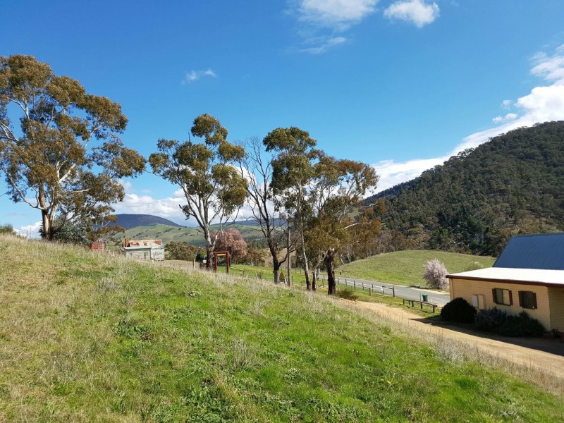 Unit 1-4/18 Crisp Street, Omeo VIC 3898