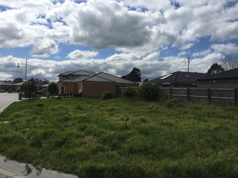 69 Fallingwater Drive, Pakenham VIC 3810