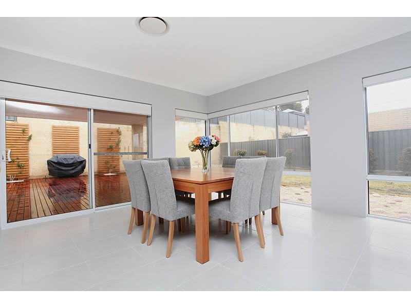 61 Mardo Ave, Australind WA 6233