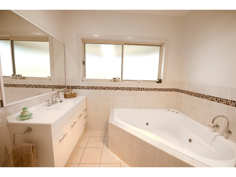 13 Moncrieff Close, King Creek NSW 2446