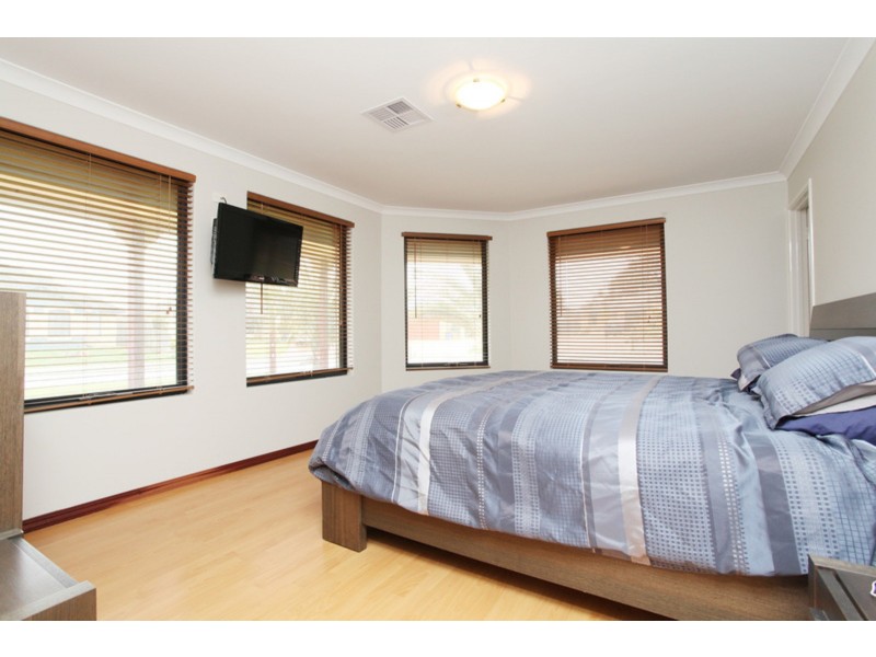 19 Glenelg Way, Meadow Springs WA 6210