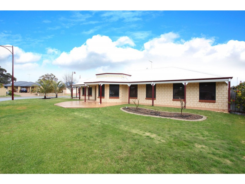 19 Glenelg Way, Meadow Springs WA 6210