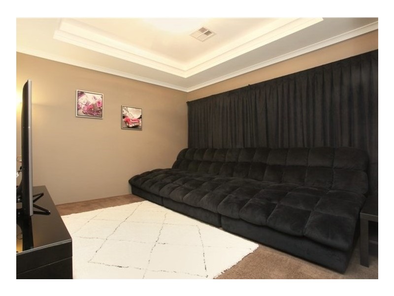 12 Torwood Edge, Halls Head WA 6210