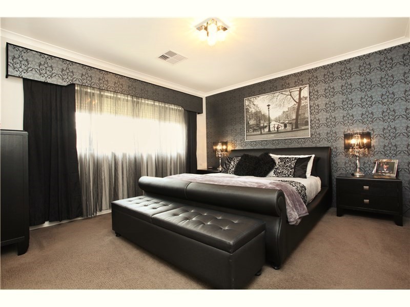 12 Torwood Edge, Halls Head WA 6210