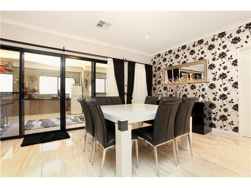 12 Torwood Edge, Halls Head WA 6210