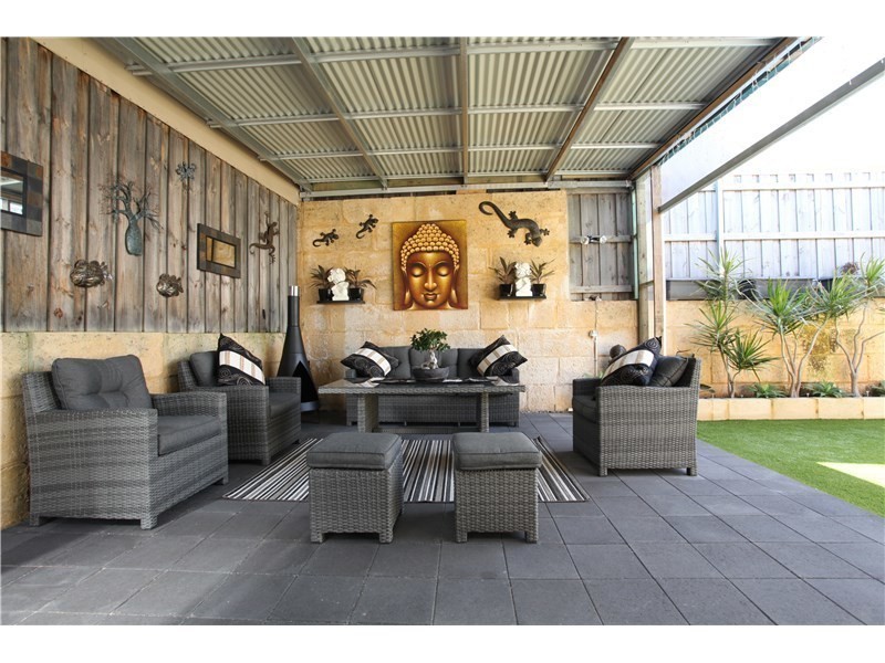 12 Torwood Edge, Halls Head WA 6210