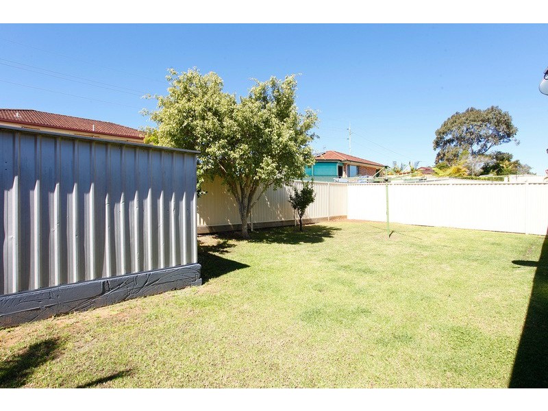 33 Glading Close, Lake Haven NSW 2263