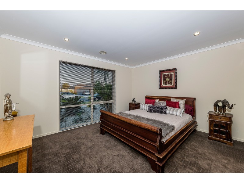 25 Sunset Blvd, Eagle Point VIC 3878