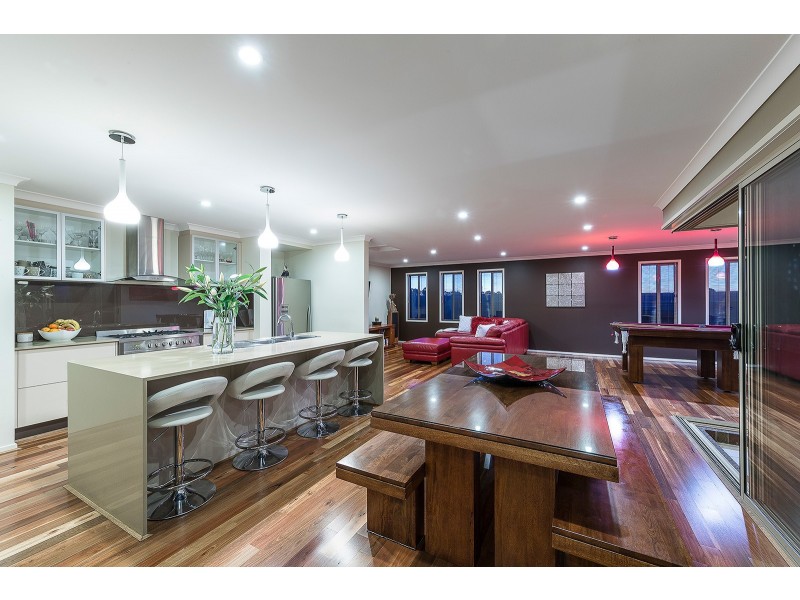 25 Sunset Blvd, Eagle Point VIC 3878
