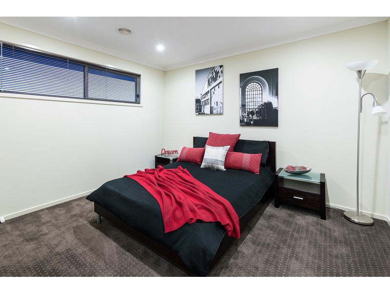 25 Sunset Blvd, Eagle Point VIC 3878