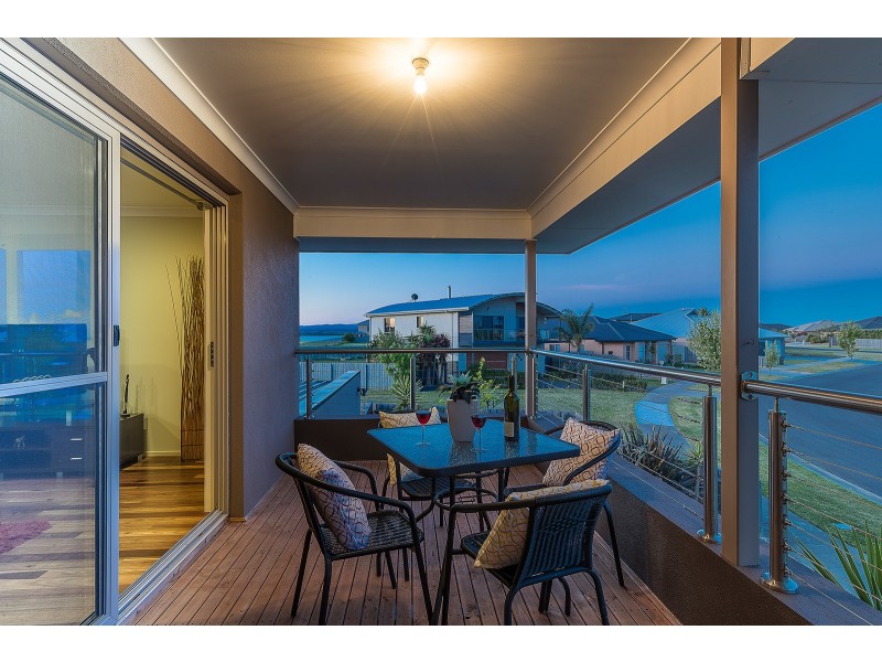 25 Sunset Blvd, Eagle Point VIC 3878