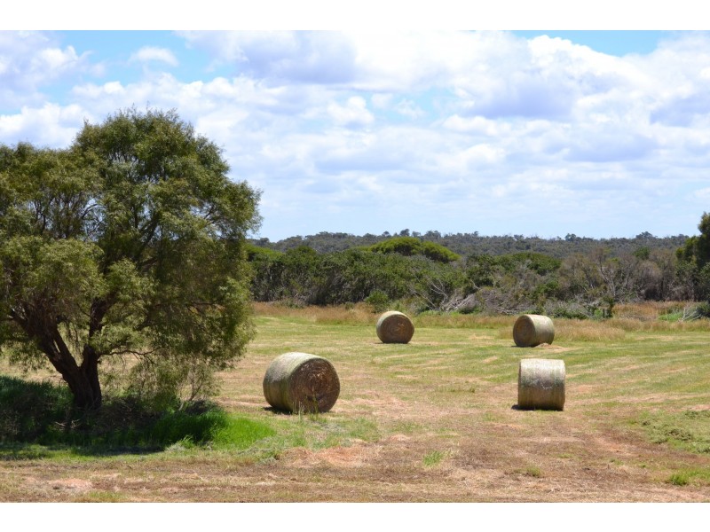 130 Lake Saide North Road, Youngs Siding WA 6330