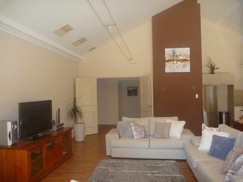 132 Cardup Siding Road, Byford WA 6122