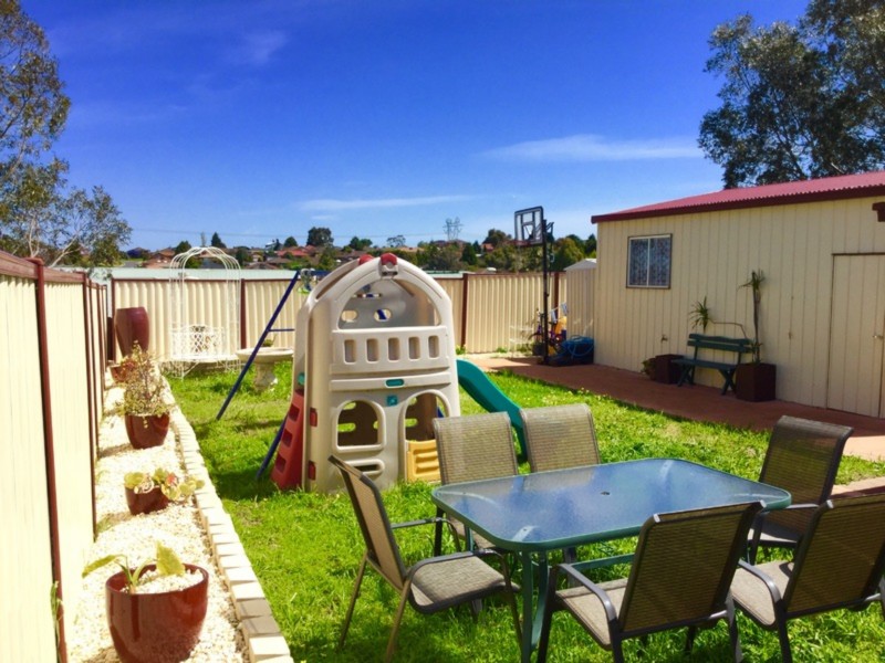 18 Kunzea Close, Meadow Heights VIC 3048