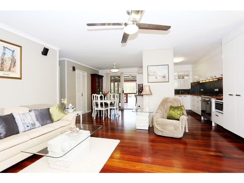 23 Riversleigh Rd, Beachmere QLD 4510