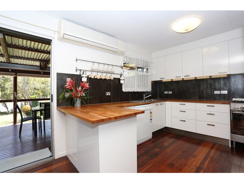 23 Riversleigh Rd, Beachmere QLD 4510