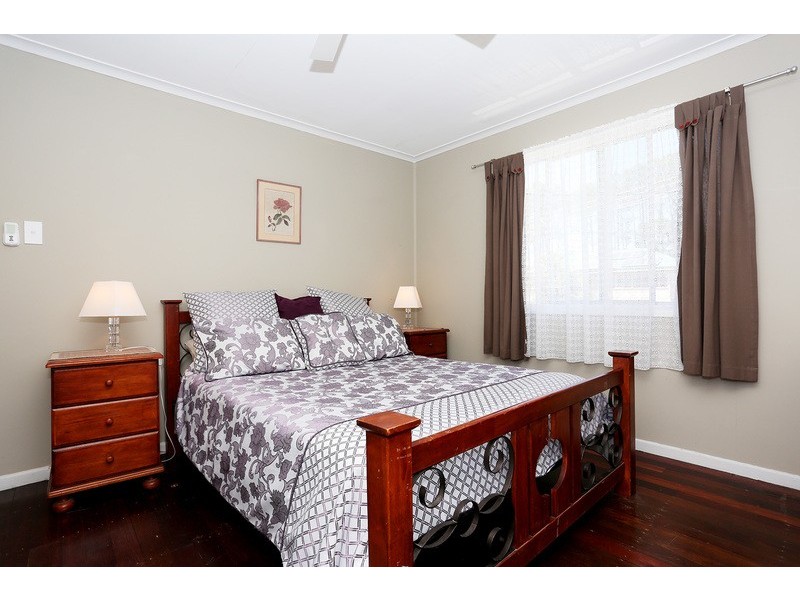 23 Riversleigh Rd, Beachmere QLD 4510