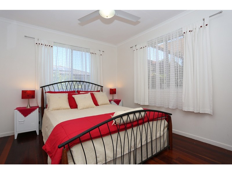 23 Riversleigh Rd, Beachmere QLD 4510