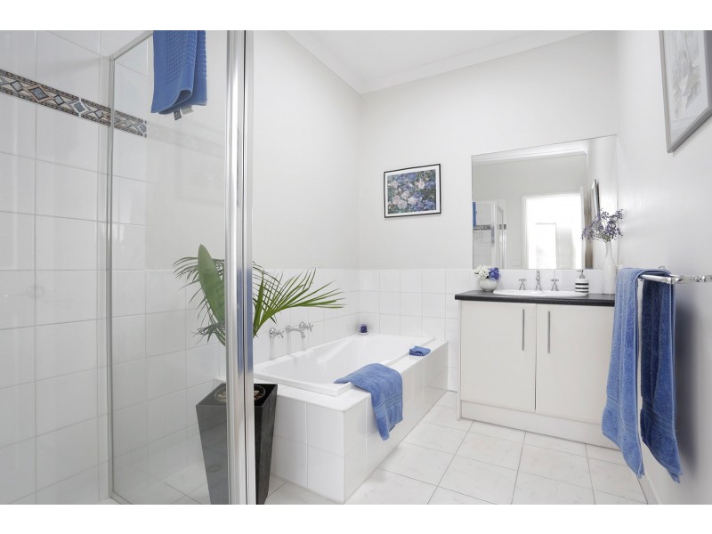 1/105 Bonnie View Road, Croydon North VIC 3136