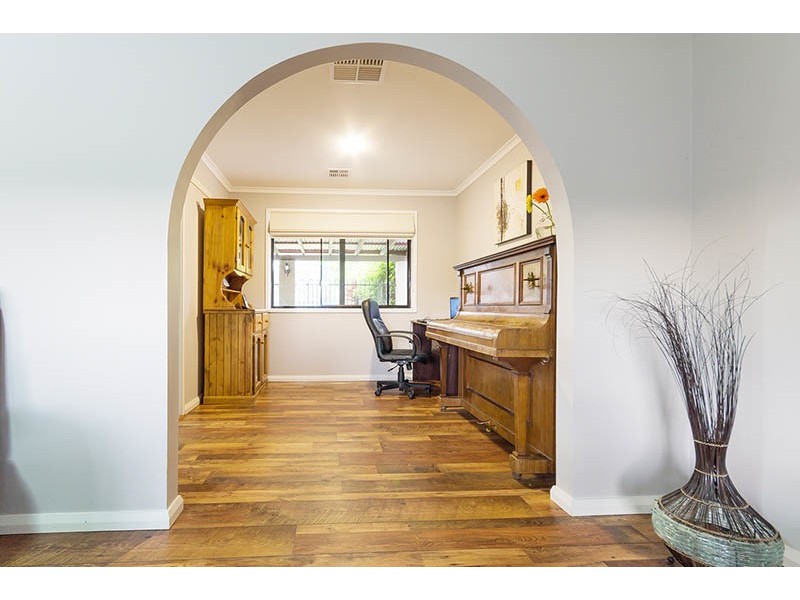 4 Bartels Place, Banks ACT 2906