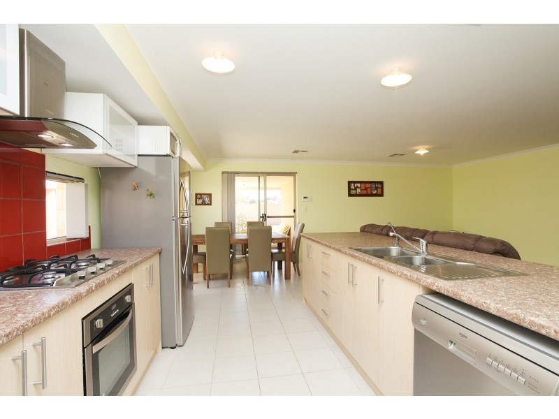 24(OM) 21.05 Oakbank Crescent, Butler WA 6036