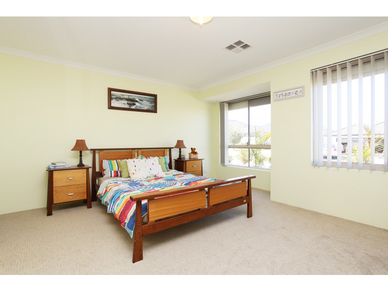24(OM) 21.05 Oakbank Crescent, Butler WA 6036