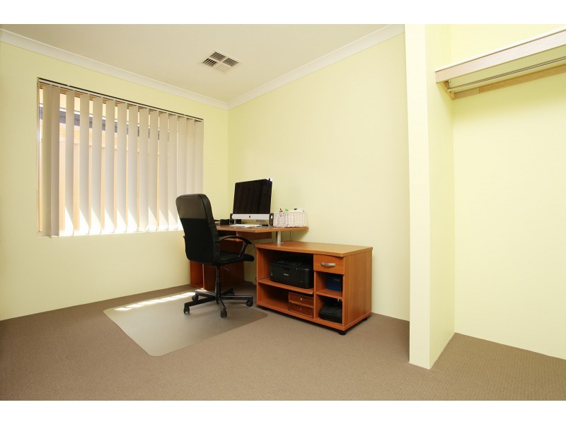 24(OM) 21.05 Oakbank Crescent, Butler WA 6036