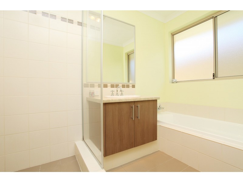 24(OM) 21.05 Oakbank Crescent, Butler WA 6036