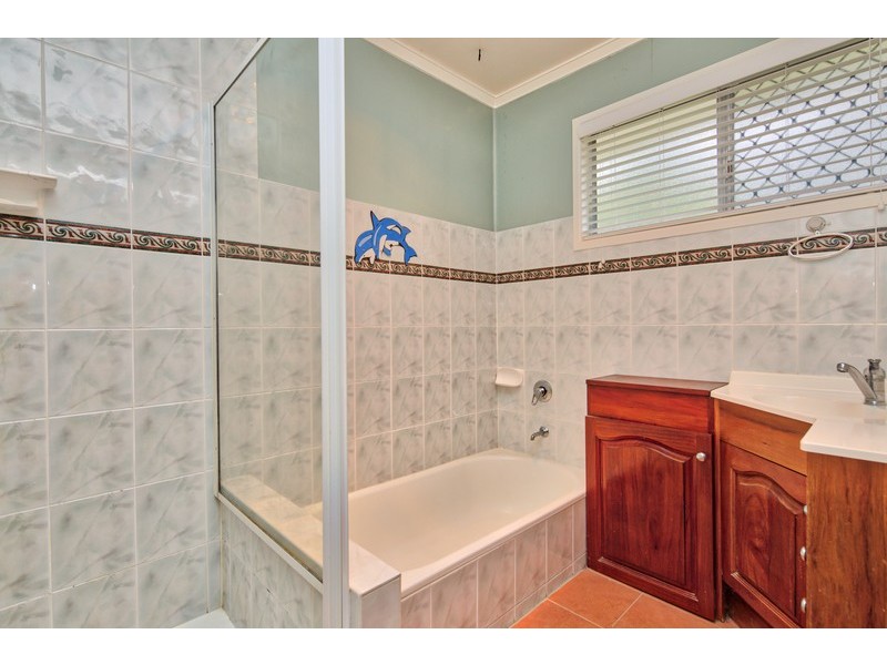 10 Waratah St, Albany Creek QLD 4035