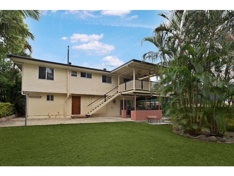 10 Waratah St, Albany Creek QLD 4035