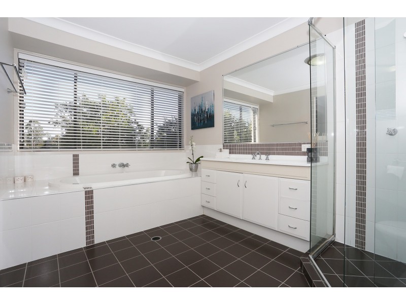 18-30 Borrowdale Court, Mundoolun QLD 4285