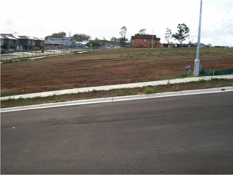 105 Southern Cross Avenue, Middleton Grange NSW 2171