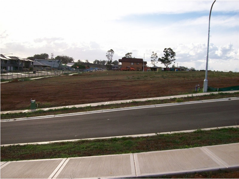 105 Southern Cross Avenue, Middleton Grange NSW 2171