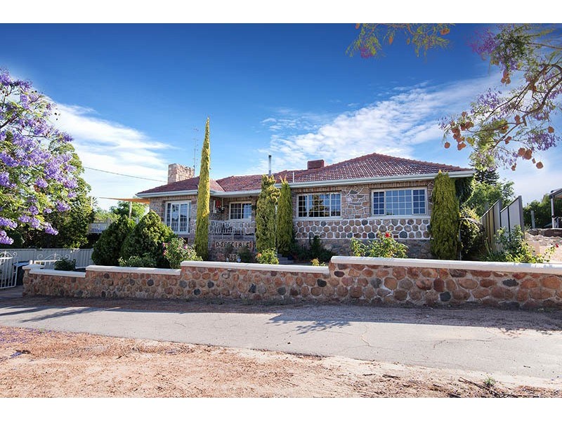 1 Christmass Street, Northam WA 6401