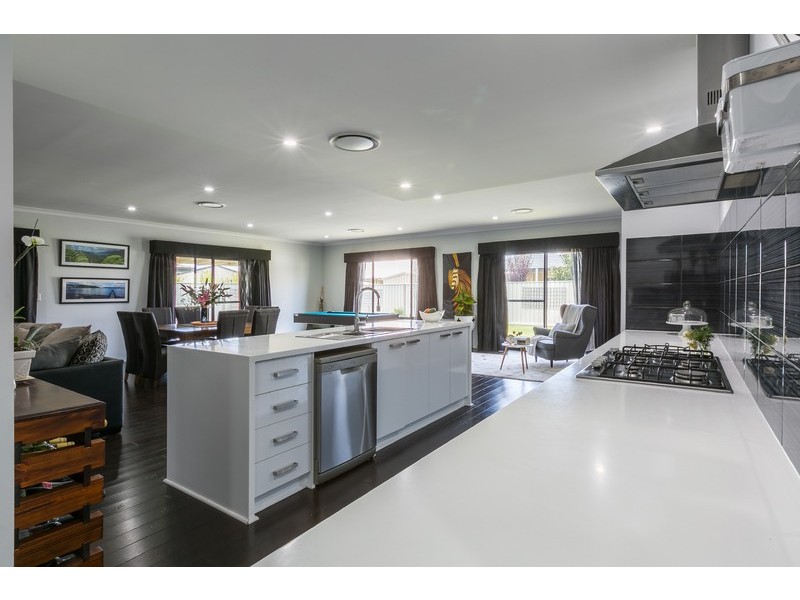 11  Solstice Way, Australind WA 6233