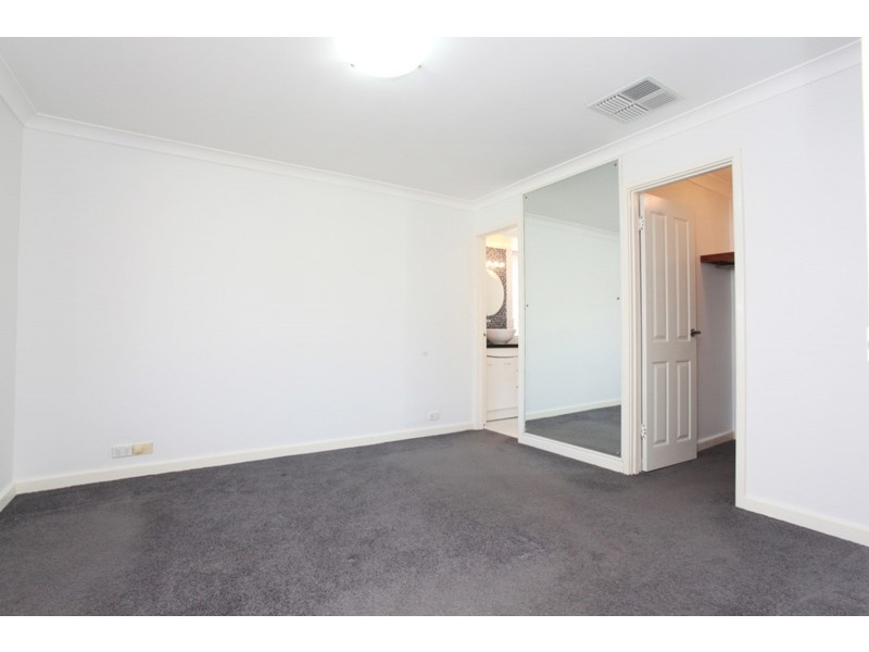 7 Howlett Place, Leeming WA 6149