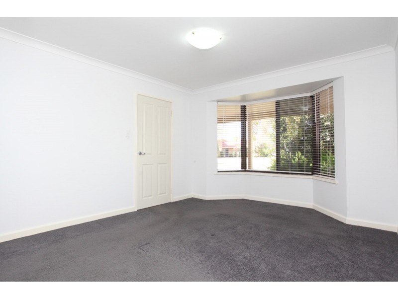 7 Howlett Place, Leeming WA 6149