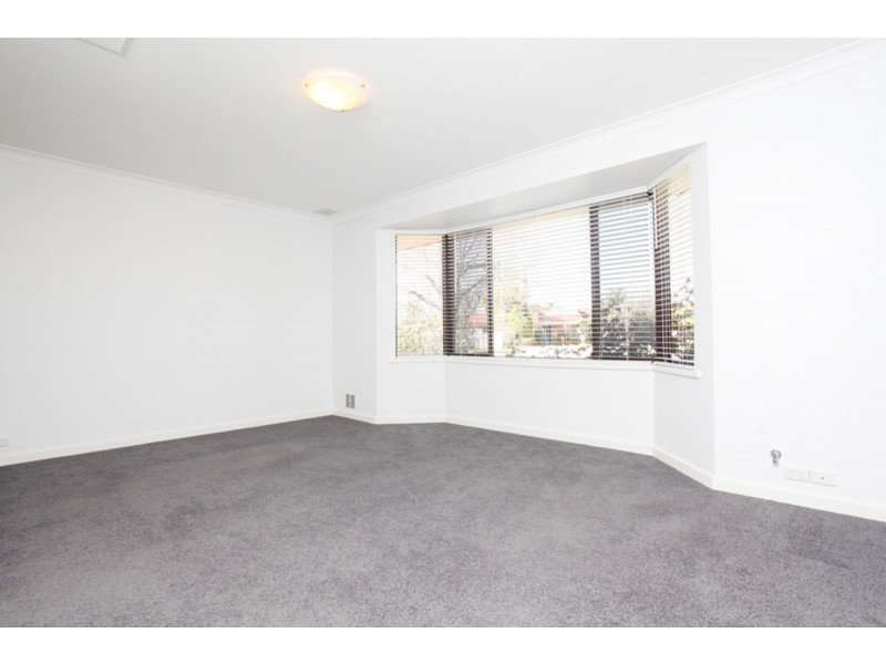 7 Howlett Place, Leeming WA 6149