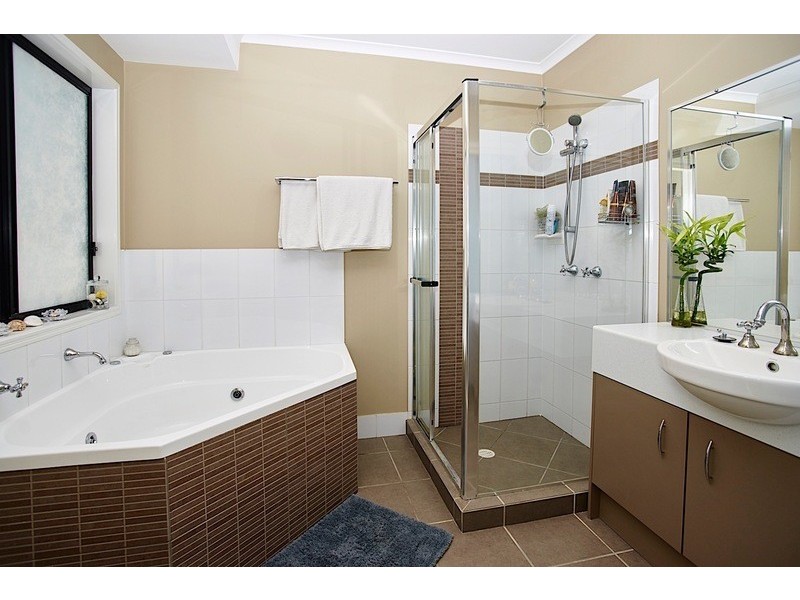 27 TREELINE CIRCUIT, Upper Coomera QLD 4209