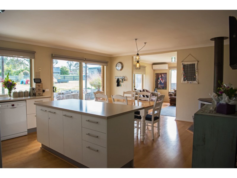 855 Hazelwood Road, Hazelwood North VIC 3840