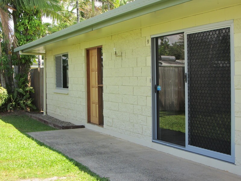 9 SILKWOOD CL, Manoora QLD 4870