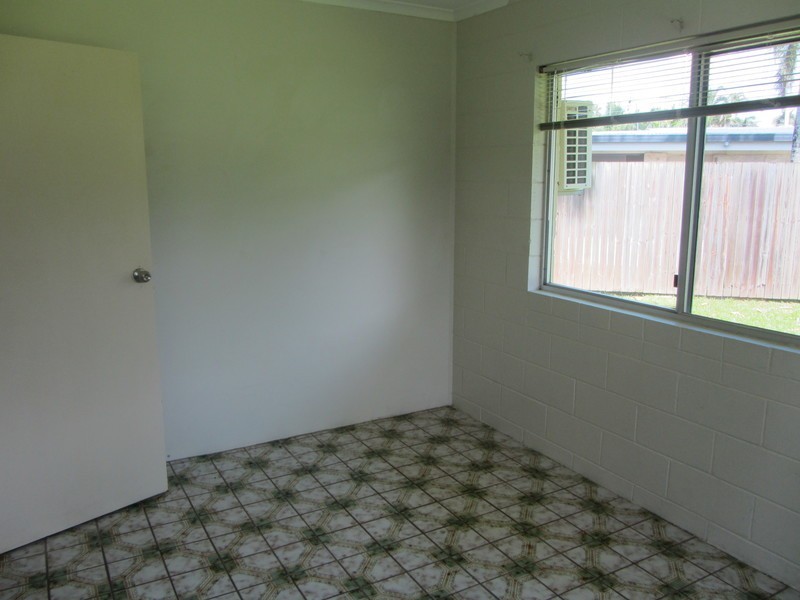 9 SILKWOOD CL, Manoora QLD 4870