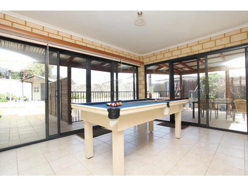 8 Cranbrook Cres, Dawesville WA 6211