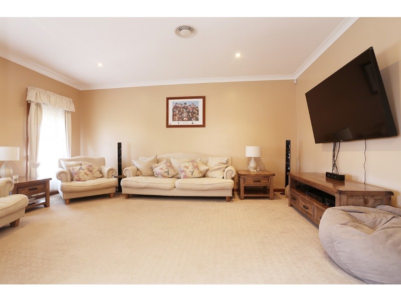 5 Vaucluse Place, Glen Alpine NSW 2560